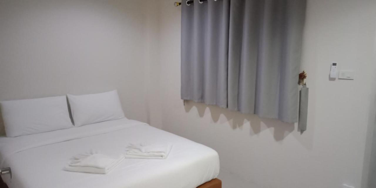 Hotel เคทู เกสเฮาส์ à Chonburi Extérieur photo