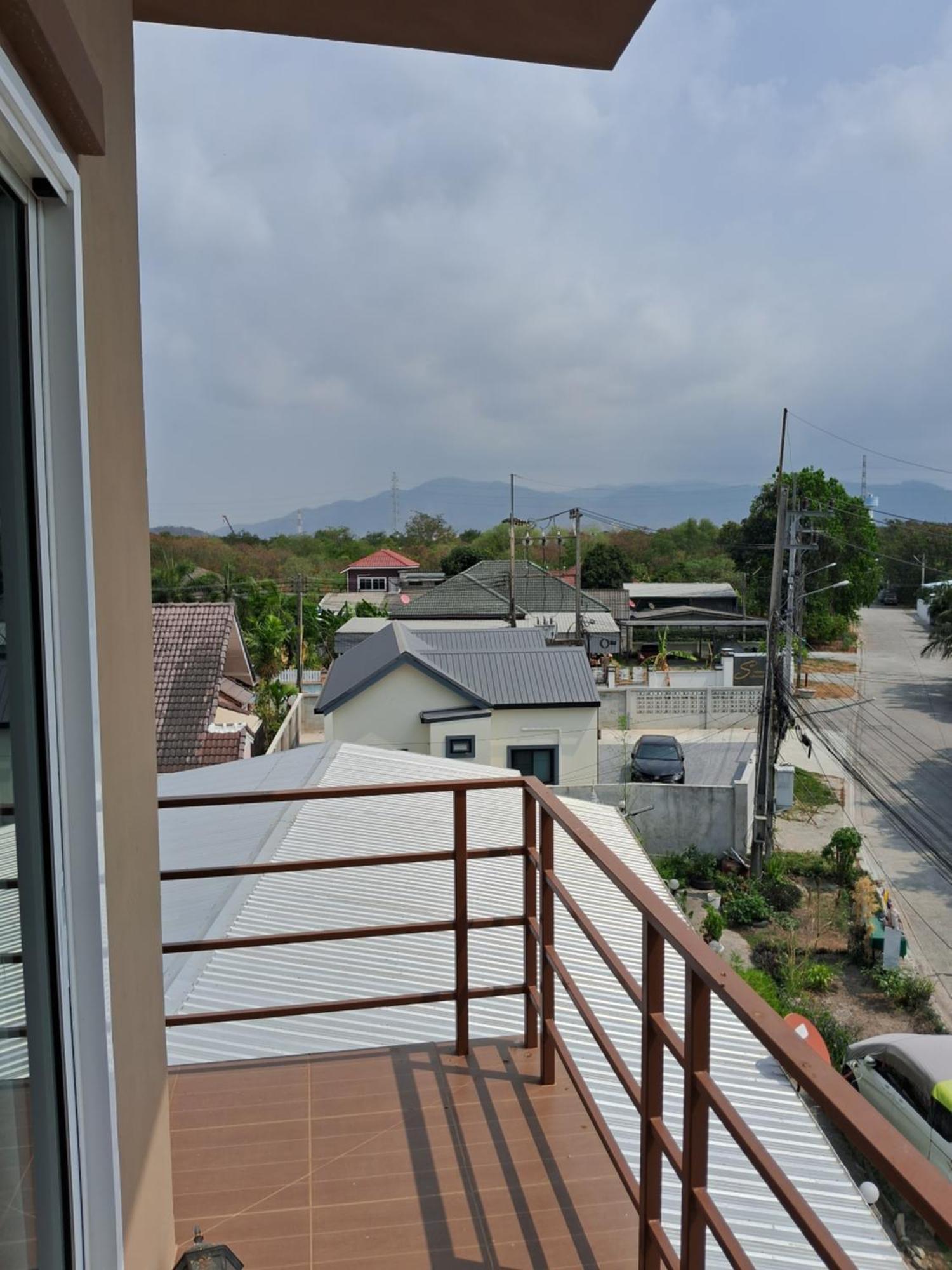 Hotel เคทู เกสเฮาส์ à Chonburi Extérieur photo