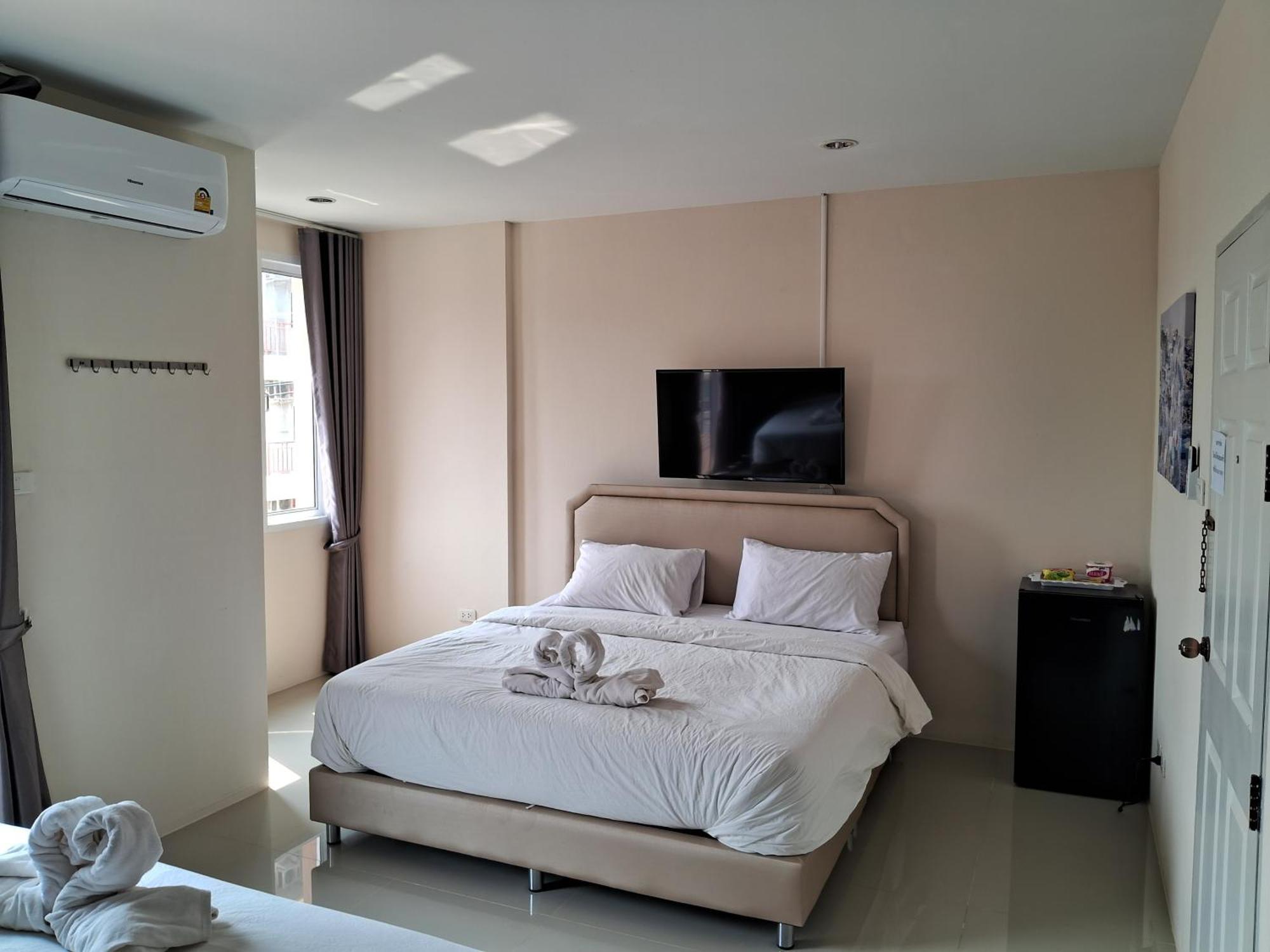 Hotel เคทู เกสเฮาส์ à Chonburi Extérieur photo