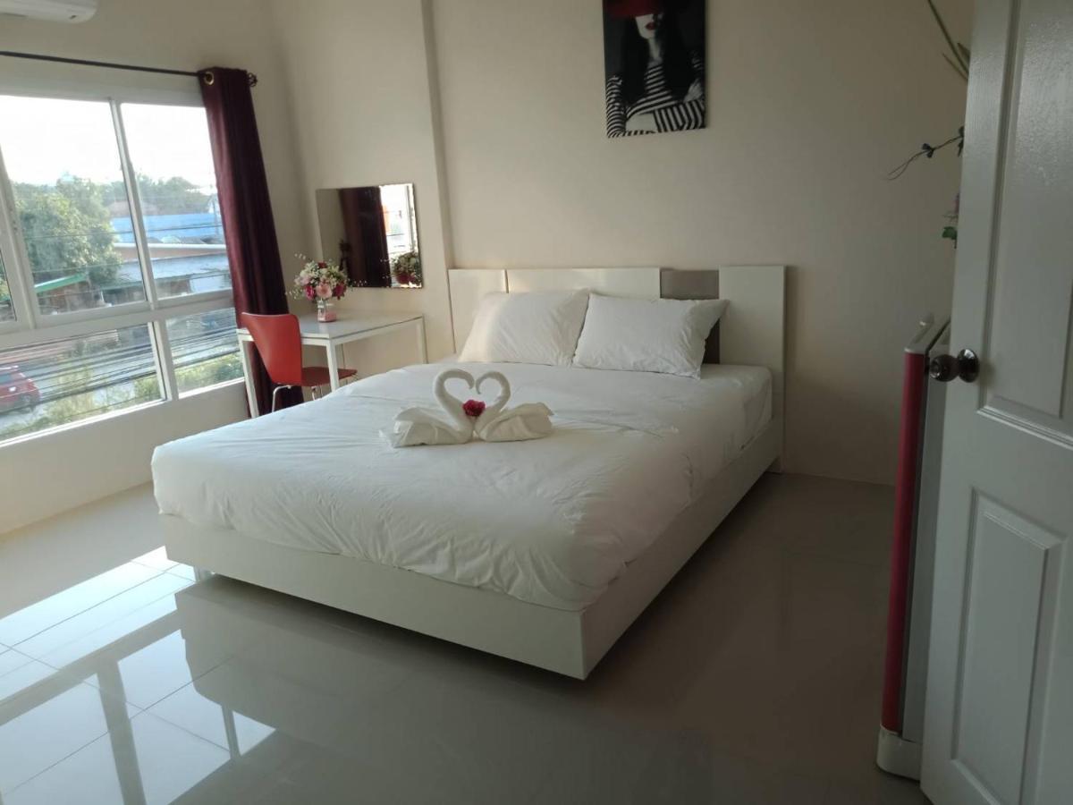 Hotel เคทู เกสเฮาส์ à Chonburi Extérieur photo