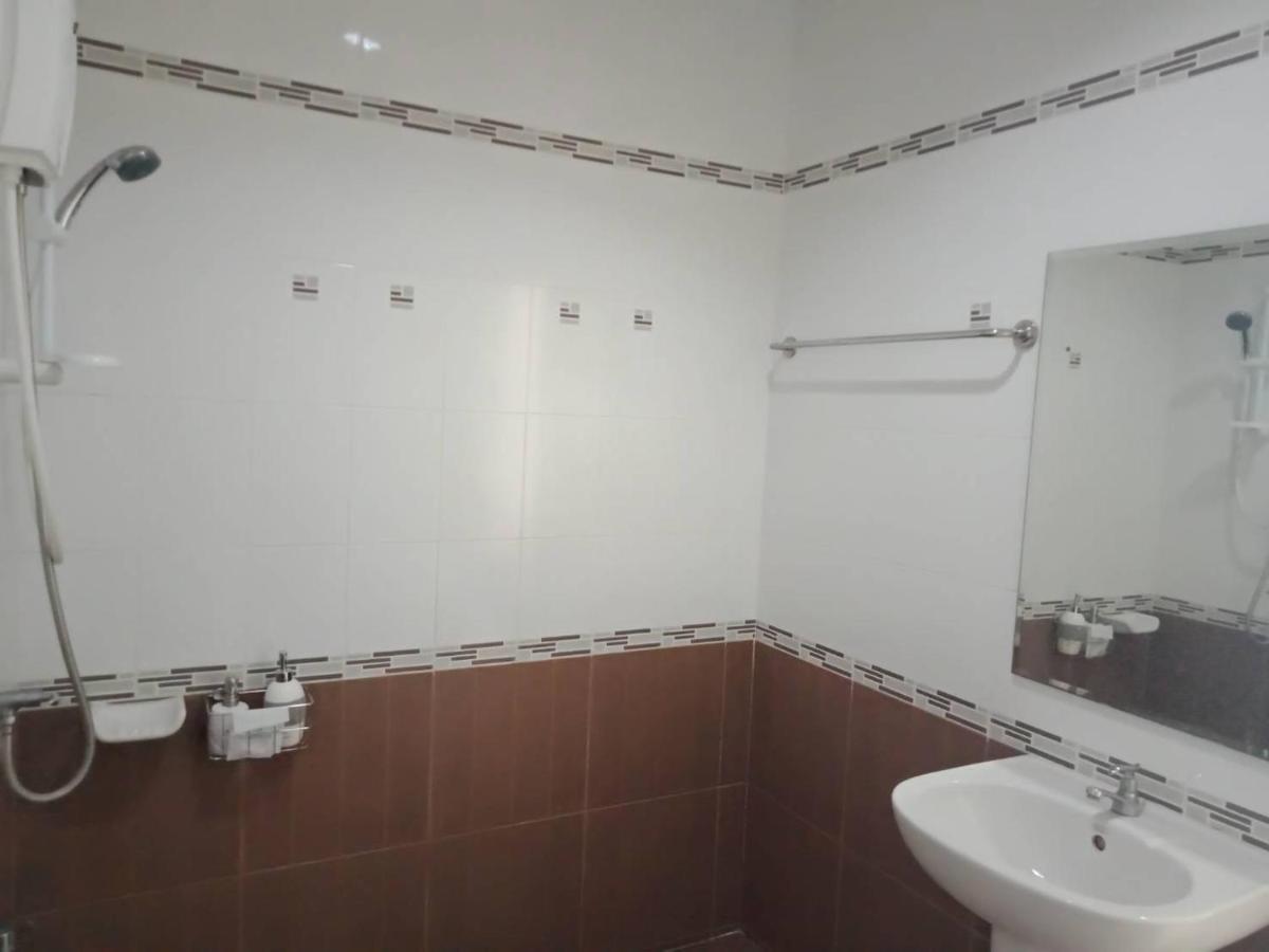 Hotel เคทู เกสเฮาส์ à Chonburi Extérieur photo