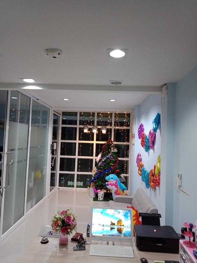Hotel เคทู เกสเฮาส์ à Chonburi Extérieur photo