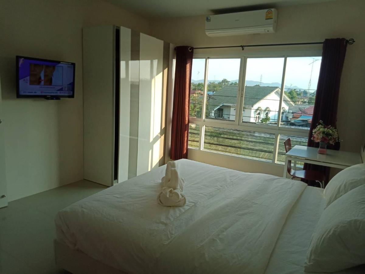 Hotel เคทู เกสเฮาส์ à Chonburi Extérieur photo