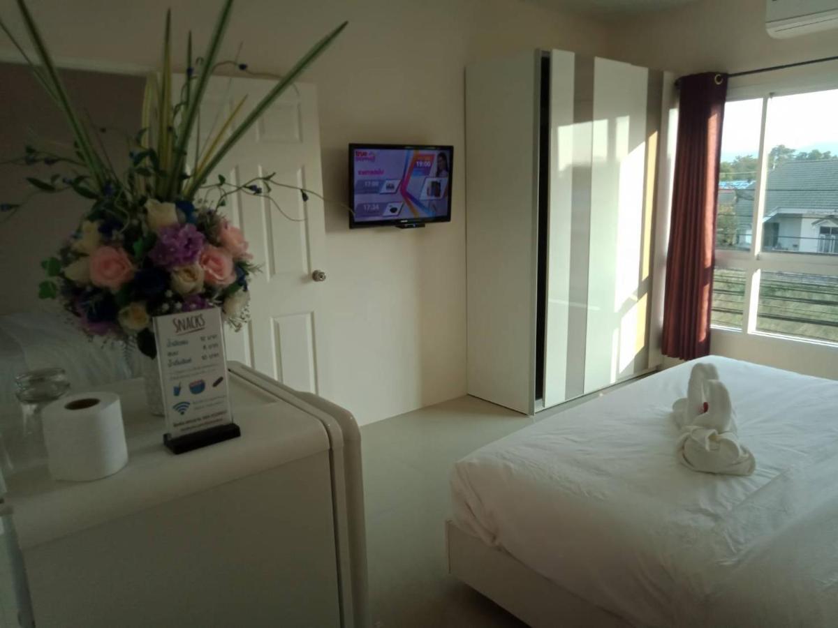 Hotel เคทู เกสเฮาส์ à Chonburi Extérieur photo
